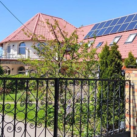 Village Garden Family Guest House Tiszakanyár المظهر الخارجي الصورة