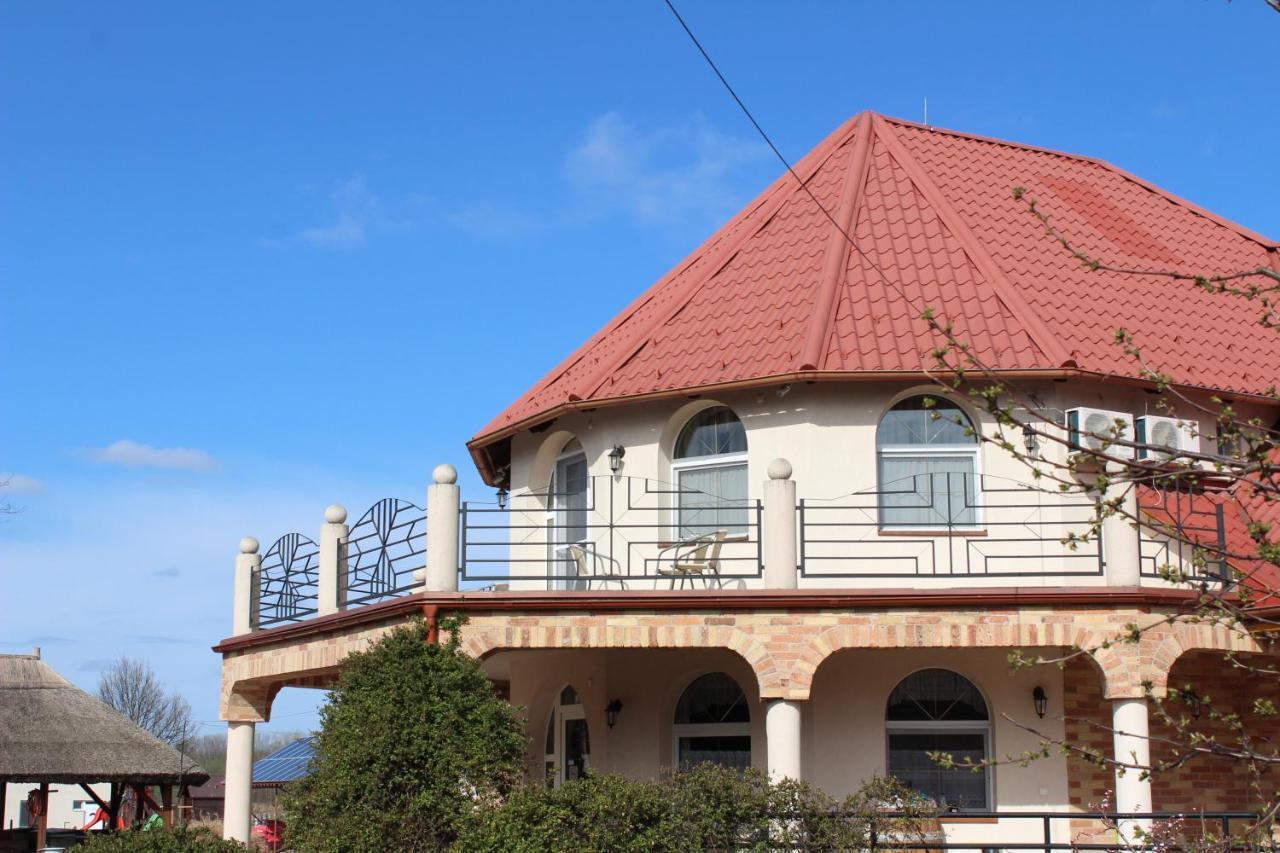 Village Garden Family Guest House Tiszakanyár المظهر الخارجي الصورة