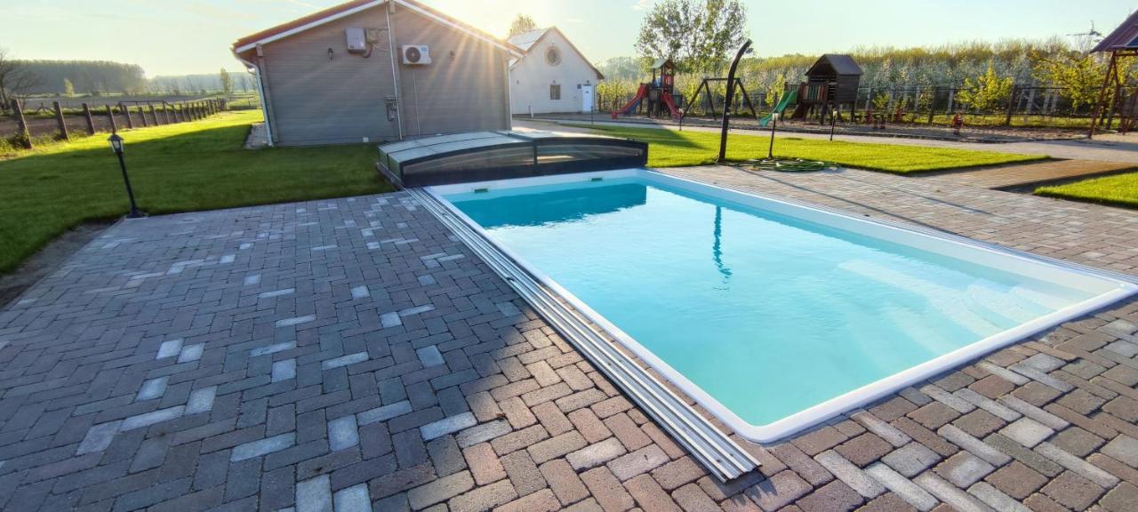 Village Garden Family Guest House Tiszakanyár المظهر الخارجي الصورة
