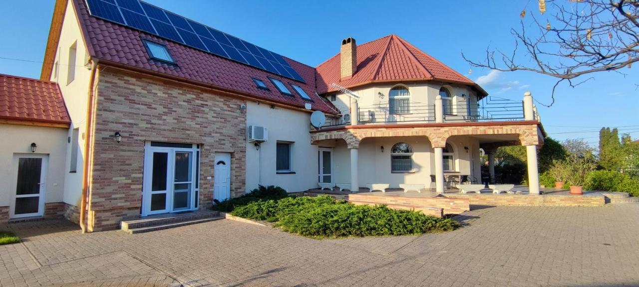 Village Garden Family Guest House Tiszakanyár المظهر الخارجي الصورة