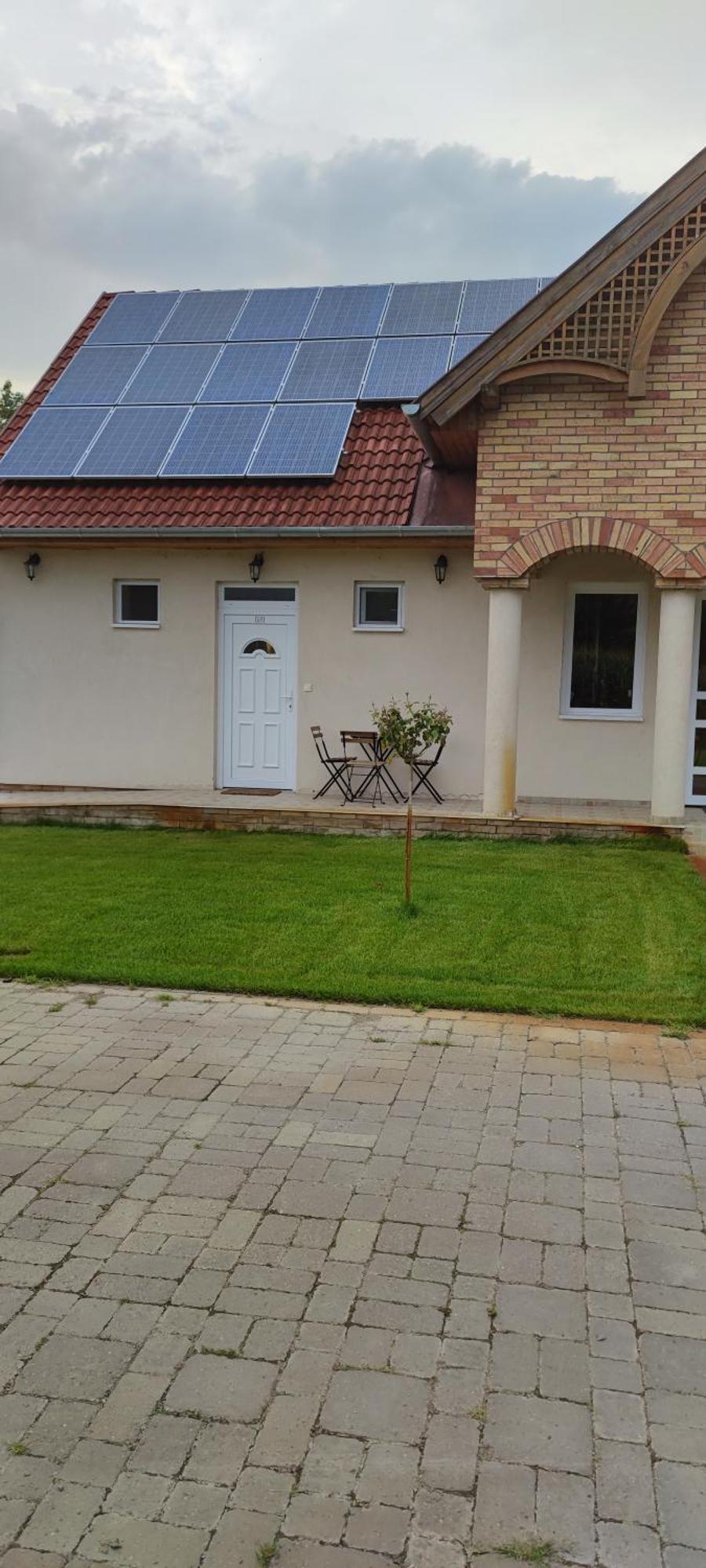 Village Garden Family Guest House Tiszakanyár الغرفة الصورة